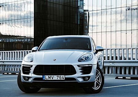 Porsche Macan S