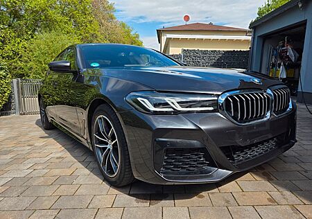 BMW 520d Leder LivePR HUD GSHD Hifi Memo KomSitz 1Hd
