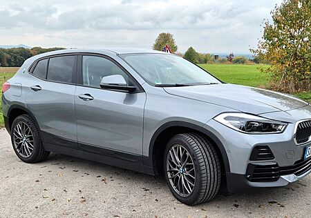 BMW X2 * sDrive20i Advantage * Service neu *