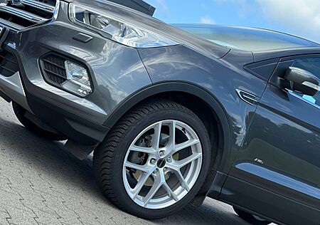 Ford Kuga 2,0 TDCi 4x4 110kW - Neuzustand