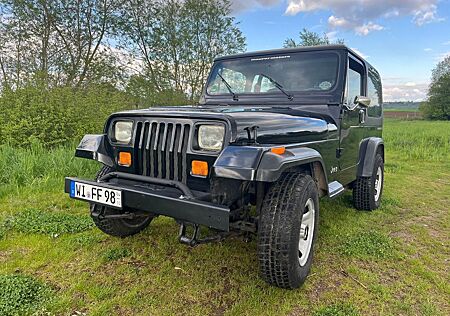 Jeep Wrangler YJ 2,5 Liter inkl. Extras