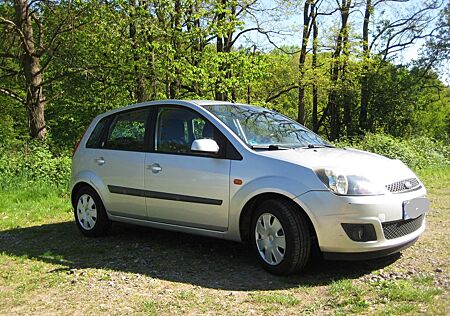 Ford Fiesta 1,4 16V Ghia Ghia