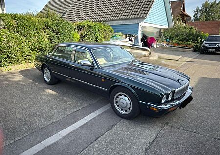 Jaguar XJ40 L Sovereign