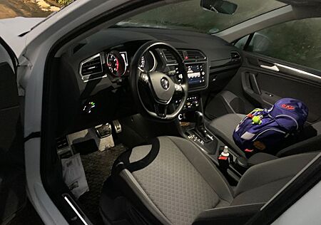 VW Tiguan Volkswagen 1.5 TSI DSG UNITED Unfallfrei Festpreis