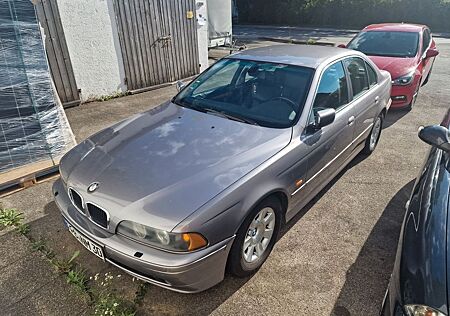 BMW 525i E39 A -