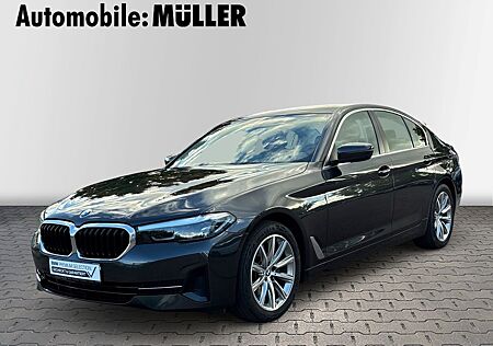 BMW 520 i Limousine Park-Assistent Navi Leder Digita