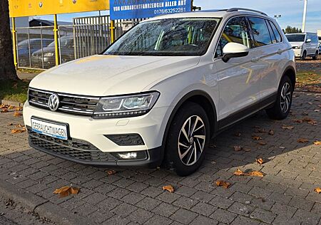 VW Tiguan Volkswagen Sound 2.0TSI DSG 4M LED PANORAMA NAVI AHK
