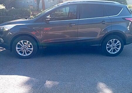Ford Kuga 1,5 EcoBoost 4x2 110kW Titanium Titanium