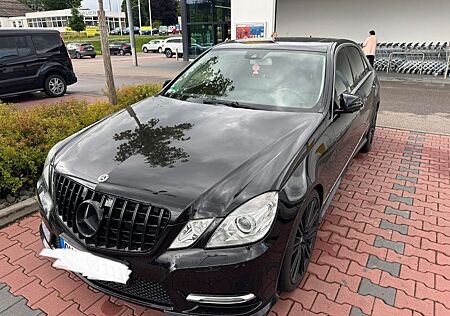 Mercedes-Benz E 200 AVANTGARDE AVANTGARDE