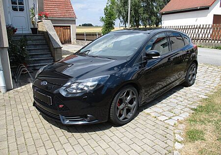 Ford Focus 2,0 ST, Lim., Top Zustand, TÜV 09 / 2026