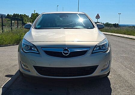 Opel Astra J 1.6L Cosmo