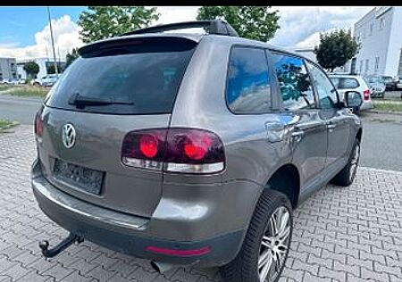 VW Touareg Volkswagen 3.0 V6 TDI Tiptronic -