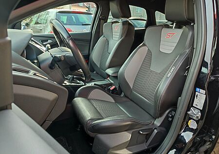 Ford Focus Lim. ST KAMERA/NAVI/SHZ/TEMPO/1HAND/TOP!