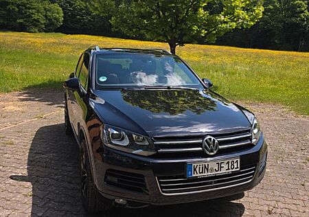 VW Touareg Volkswagen 3.0 V6 TDI Tiptr Exclusive BMot Tech...