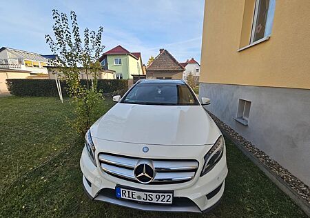Mercedes-Benz GLA 180 AMG Line AMG Line