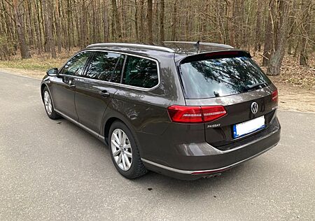 VW Passat Volkswagen 2.0 TDI SCR 140kW Highline 1-Hand Langstr