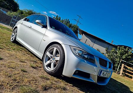 BMW 330D Top gepflegter mit M-Paket aus 1. Hand
