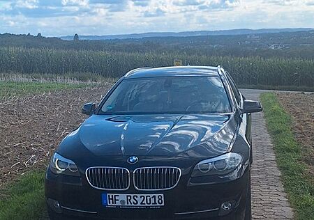 BMW 530d touringSCHECKHEFT GEPFLEGT/EINPARKASSISTENT