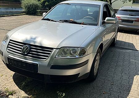 VW Passat Volkswagen 1.6 Limousine