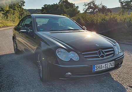 Mercedes-Benz 320 , schwarz, 8-fach ber., Anhängek., Parksensor