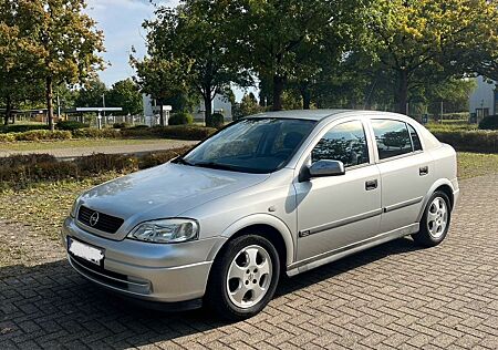 Opel Astra 1.6 Automatik -