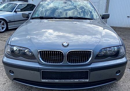 BMW 320i -