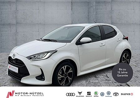Toyota Yaris 1.5 Dual-VVT-iE TEAMPLAYER LED+ACC+RFK+APP
