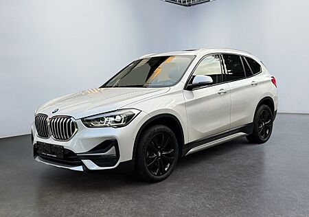 BMW X1 xDrive 20 d xLine/Black&White/Pano/ AHK/ 18Z