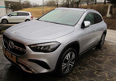 Mercedes-Benz GLA 220 d 4MATIC Automatic 8DCT -