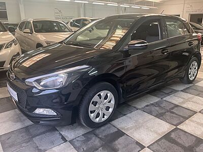 Hyundai i20 1,4i, Autom.Trend.PDC,Navi TT,1.Hd.,Tüv28