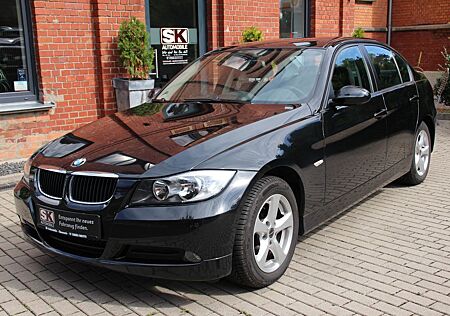 BMW 320i 320 Lim. Navi&Shz&PDC&MFL