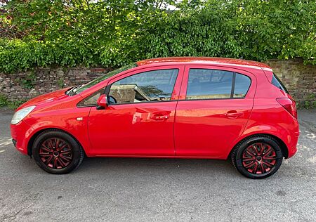 Opel Corsa D Edition KLIMA AUTOMATIK