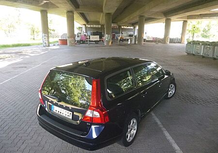 Volvo V70 D5 Momentum Shz Navi Leder