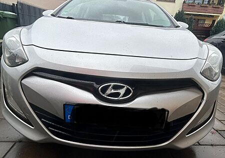 Hyundai i30 CW 1.6 CRDi 81kW Style Automatik Style