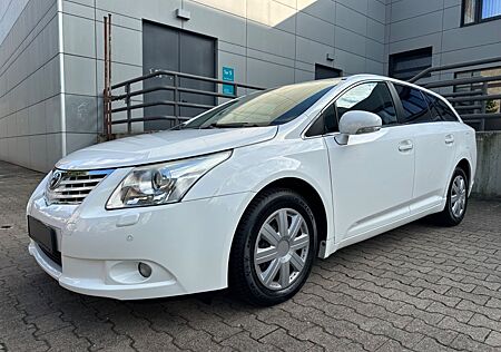 Toyota Avensis COMBI SOL 1.8 KLIMAUT/PDC/TEMPO/STANDH.