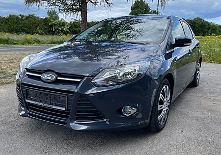 Ford Focus EcoBoost Champions Edition *NAVI*TÜV NEU*