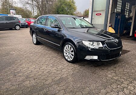 Skoda Superb 2.0 TDI Elegance Navigation-Leder Sitze