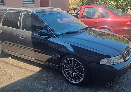 Audi A4 1.8 T Avant -