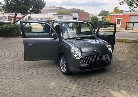 Daihatsu TREVIS