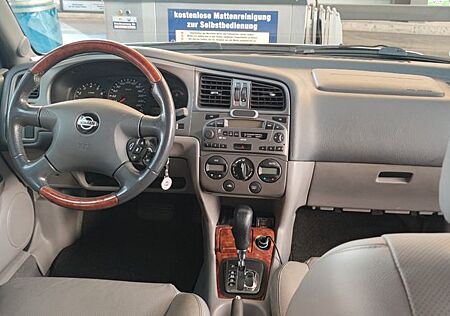 Nissan Primera 2,0 Elegance Elegance