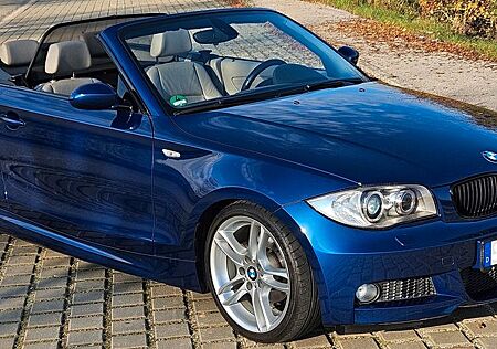 BMW 118i Cabrio / M-Paket / AHK / Leder