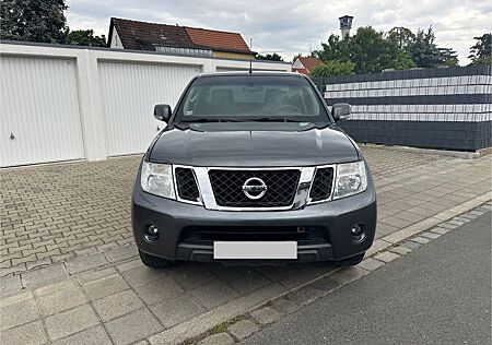 Nissan Navara 2.5 dCi Pickup Double Cab 4x4 Neu TÜV 27