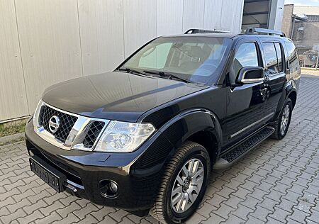 Nissan Pathfinder 3.0 dCi LE SHZ.AHK.Kamera.7 Sitzer