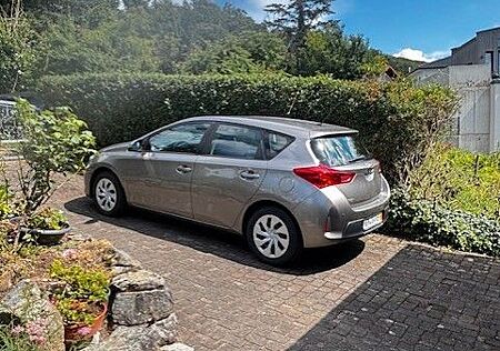 Toyota Auris Edition 1,33-l-Dual-VVT-i S/S Edition
