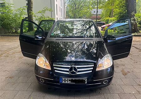 Mercedes-Benz A 180 i Automatic Elegance AMG