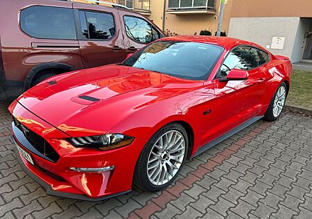 Ford Mustang GT V8, new in CZ, clear car history.
