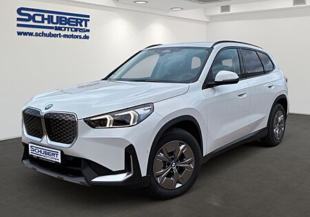 BMW iX1 eDrive20 Park-Assistent Navi Digitales Cockp