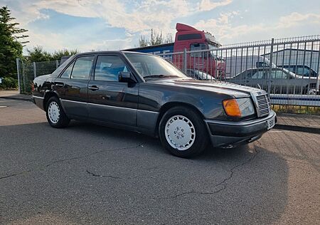 Mercedes-Benz E 300 W124/Klimaautomatik/Leder/Kein Rost