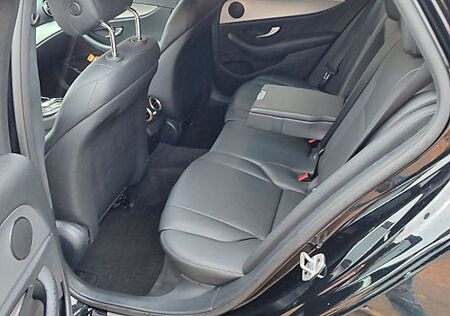 Mercedes-Benz E 200 d T Autom. -