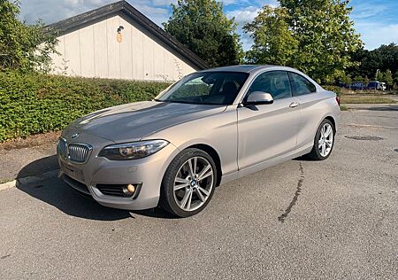 BMW 220 i Coupé *Leather*Sunroof*